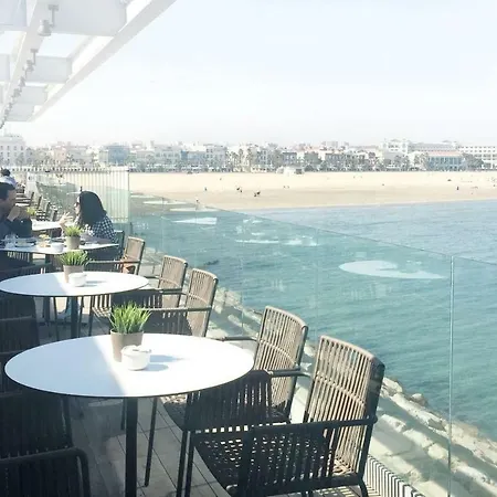 Ocean Aquarius Botel Valencia