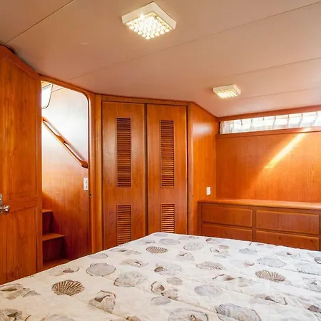 Ocean Aquarius Botel *